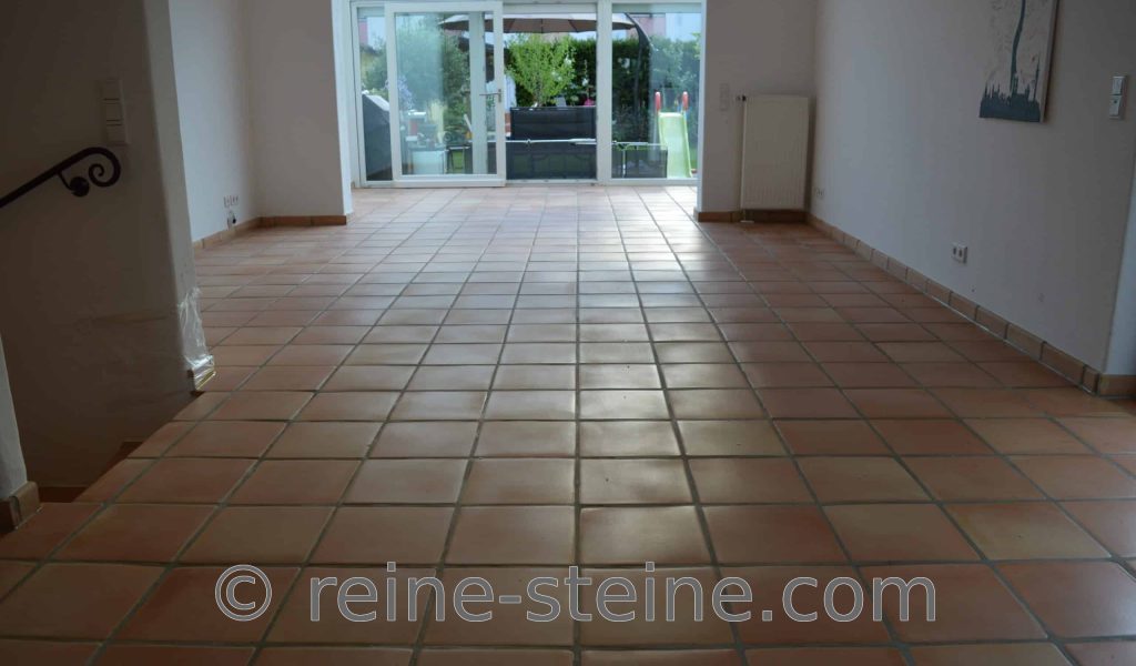 Terracotta mit Farbbeschichtung